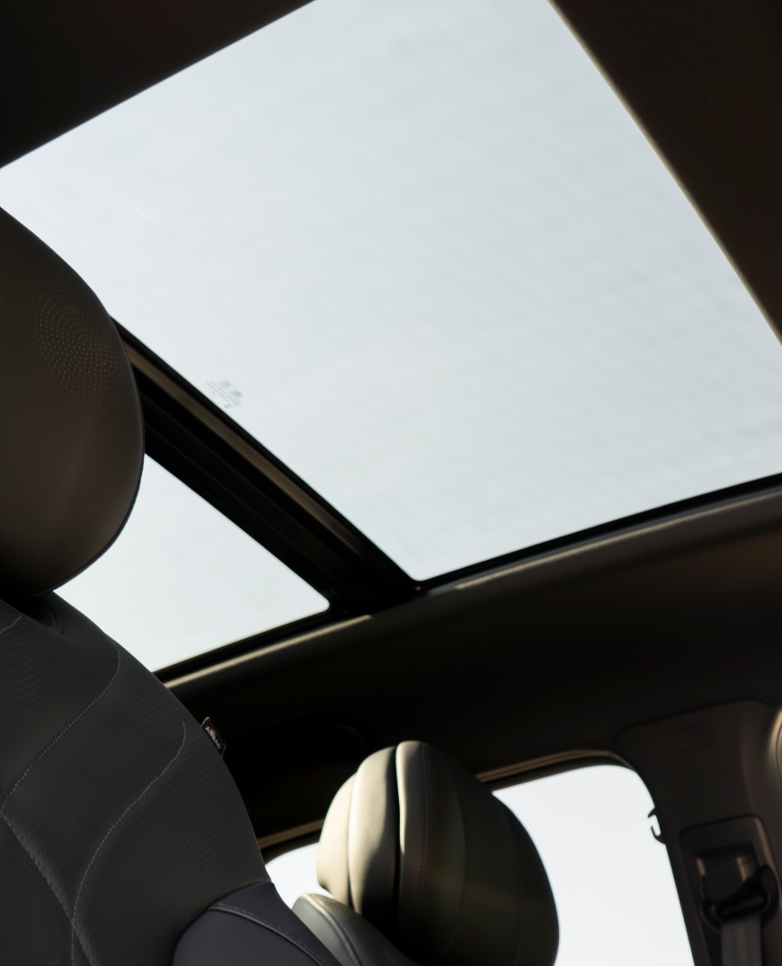 PANORAMIC SUNROOF